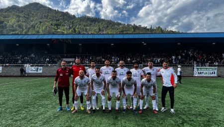 Beşiktaşlı Emirhan Topçu’nun babası 45 yaşında şampiyonluk sevinci yaşadı