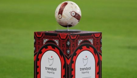 Süper Lig’de 31. haftanın hakemleri belirlendi