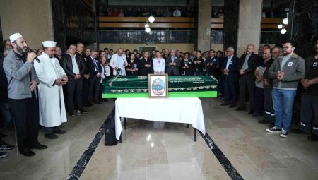37 yaşında hayatını kaybeden beyin cerrahına gözyaşlarıyla veda