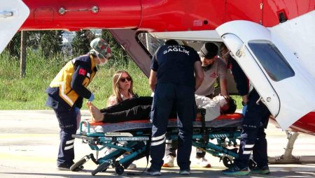 Baltayla odun keserken yaralanan çocuğun imdadına ambulans helikopter yetişti