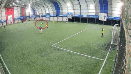 Mevt halı alanda futbol oynarken yakaladı