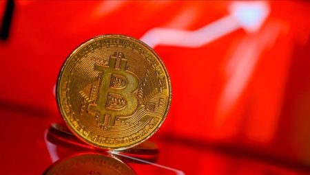 Altın ve Bitcoin’de kan kaybı sürüyor: Bitcoin tarihi doruğundan yüzde 50 düştü