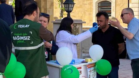 Bayburt’ta vatandaşlara sigaranın ziyanları anlatıldı