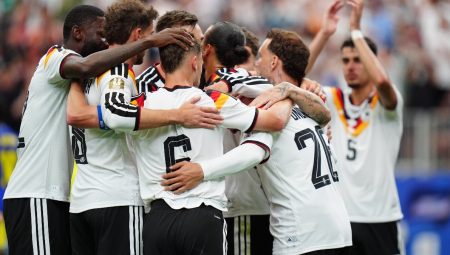 Der Spiegel soruyor: Almanya Ulusal Takımı’nda neden Türk kökenli futbolcu kalmadı?