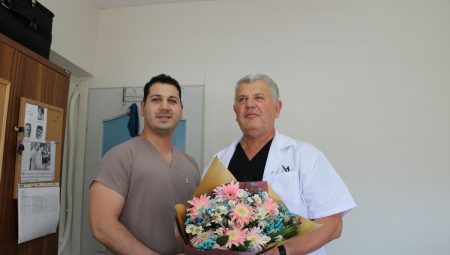 Kendisi üzere doktor olan babasına hastanede sürpriz Babalar Günü kutlaması