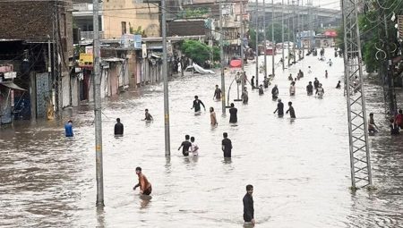 Pakistan’da şiddetli yağış nedeniyle 7 kişi hayatını kaybetti