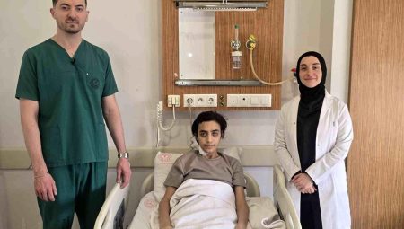 Şanlıurfa’da 8 santimetrelik dev beyin tümörü kapalı usulle alındı