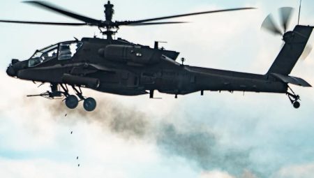 Savaşta bir ilk! ABD ordusuna ilişkin helikopter Hürmüz Boğazı’nda düştü