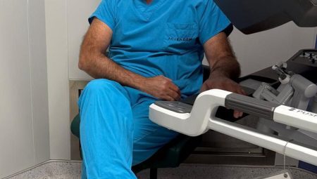 Türk doktor, dünyanın gözü önünde canlı ameliyat yapacak